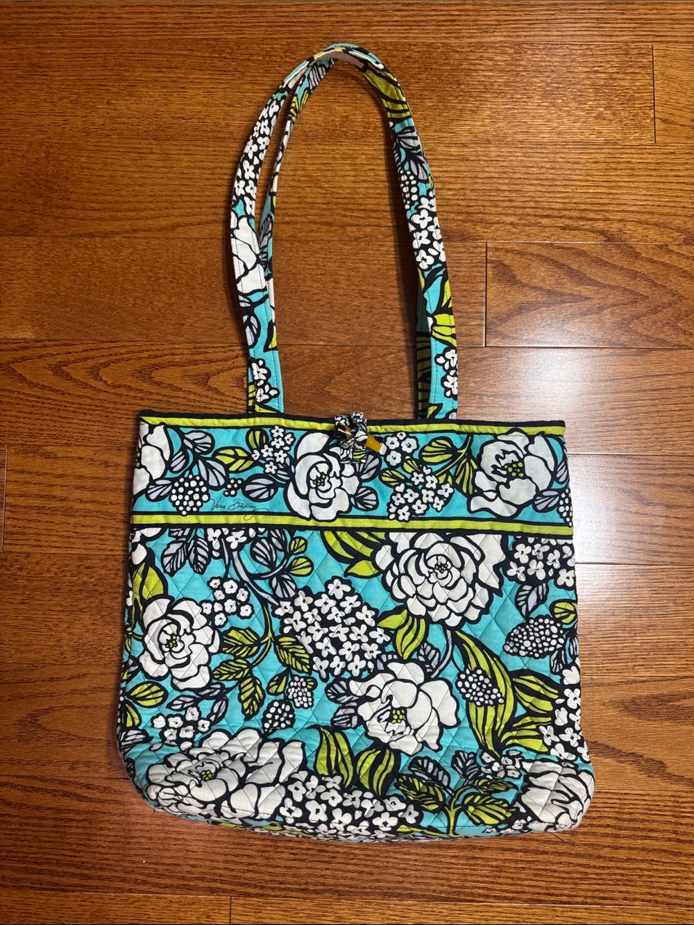 Vera Bradley Tote Bag in Island Blooms